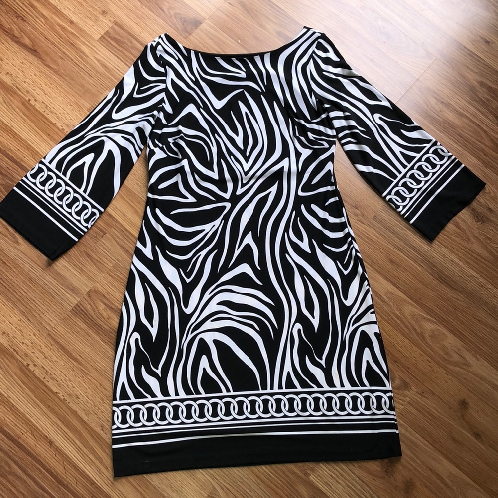 En focus dress - Picture 5 of 8